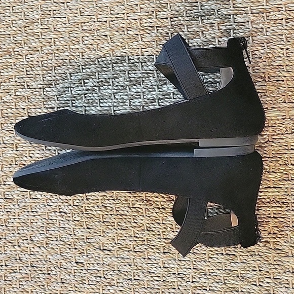 BELLA MARIE black suede ballet flats. Very lightweight. Size is 6.5. - Picture 7 of 7